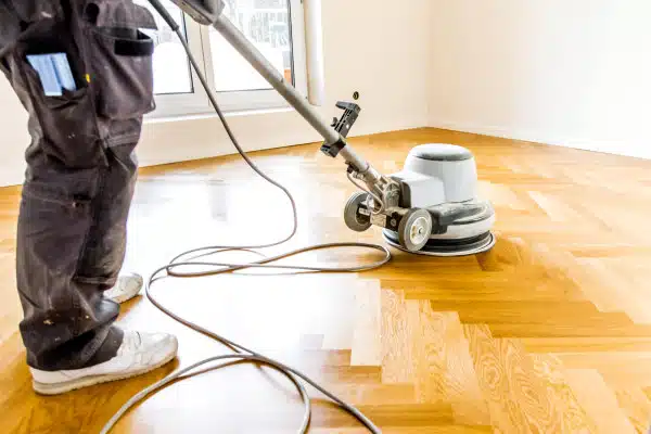Entretien de parquet dans le Bas-Rhin : Les erreurs à éviter à Hoerdt, Strasbourg et Haguenau