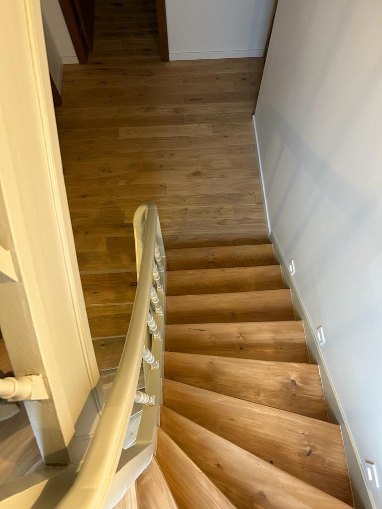 Rénovation escalier - Ponçage et vitrification