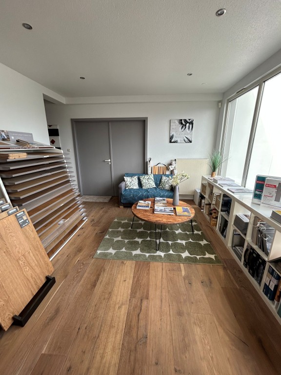 Notre showroom fait peau neuve ! Venez découvrir l’univers Alsace Parquets à Hoerdt.